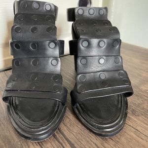 Rag & Bone Black New Leather T-strap Deane Sandals